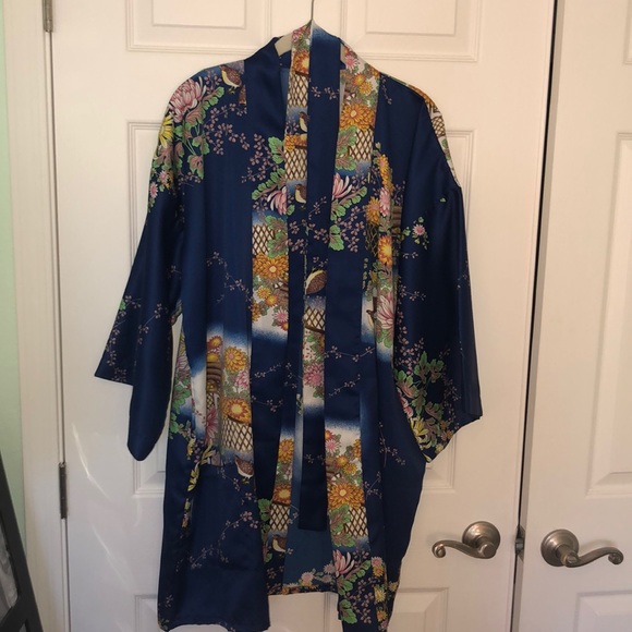 Vintage Kimono Style Robe - Picture 5 of 6